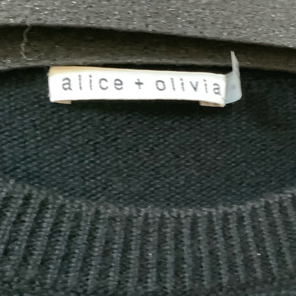 BEAUTIFUL BRAND NEW ALICE + OLIVIA GLEESON FUZZY CLOUD SWEATER IN BLACK & WHITE - Picture 4 of 16